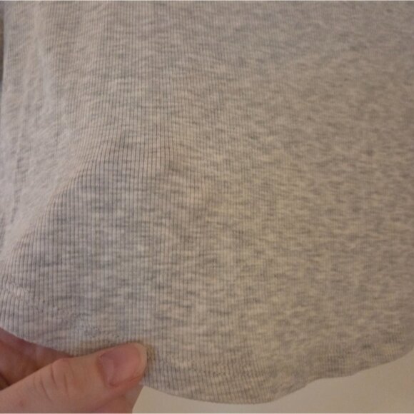 Cropped Top Size Medium - Picture 3 of 4